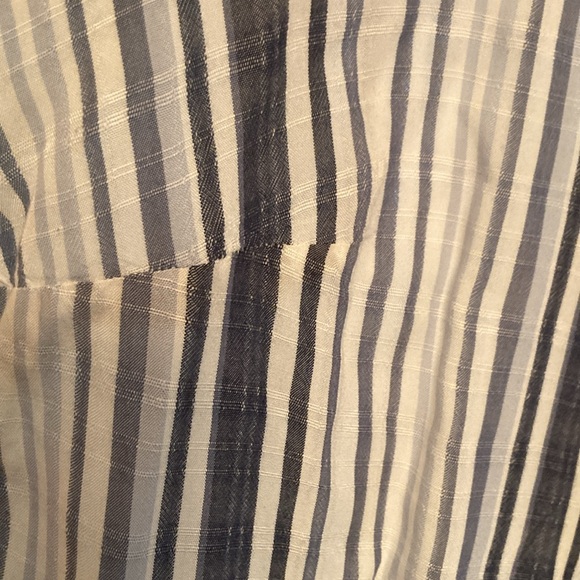 Blouse. 2X Rayon Blue/white striped. Button down, V-Neck with flouncy 3/4 sleeve - Picture 6 of 12